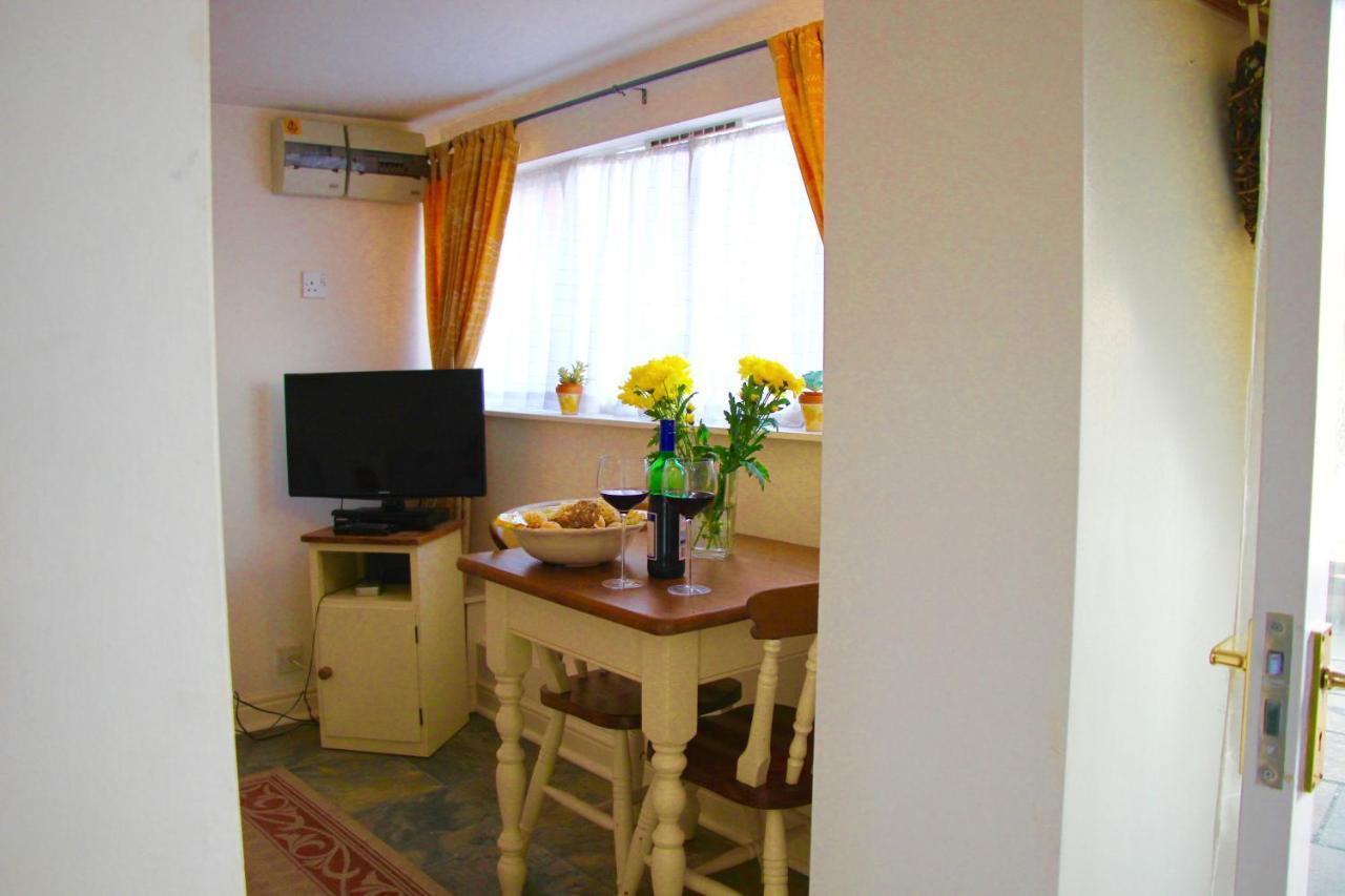 Romantic Flint Cottage On The Suffolk Coast Saxmundham Εξωτερικό φωτογραφία