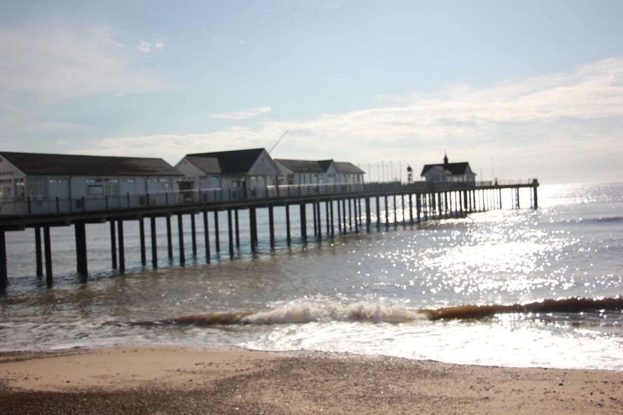 Romantic Flint Cottage On The Suffolk Coast Saxmundham Εξωτερικό φωτογραφία